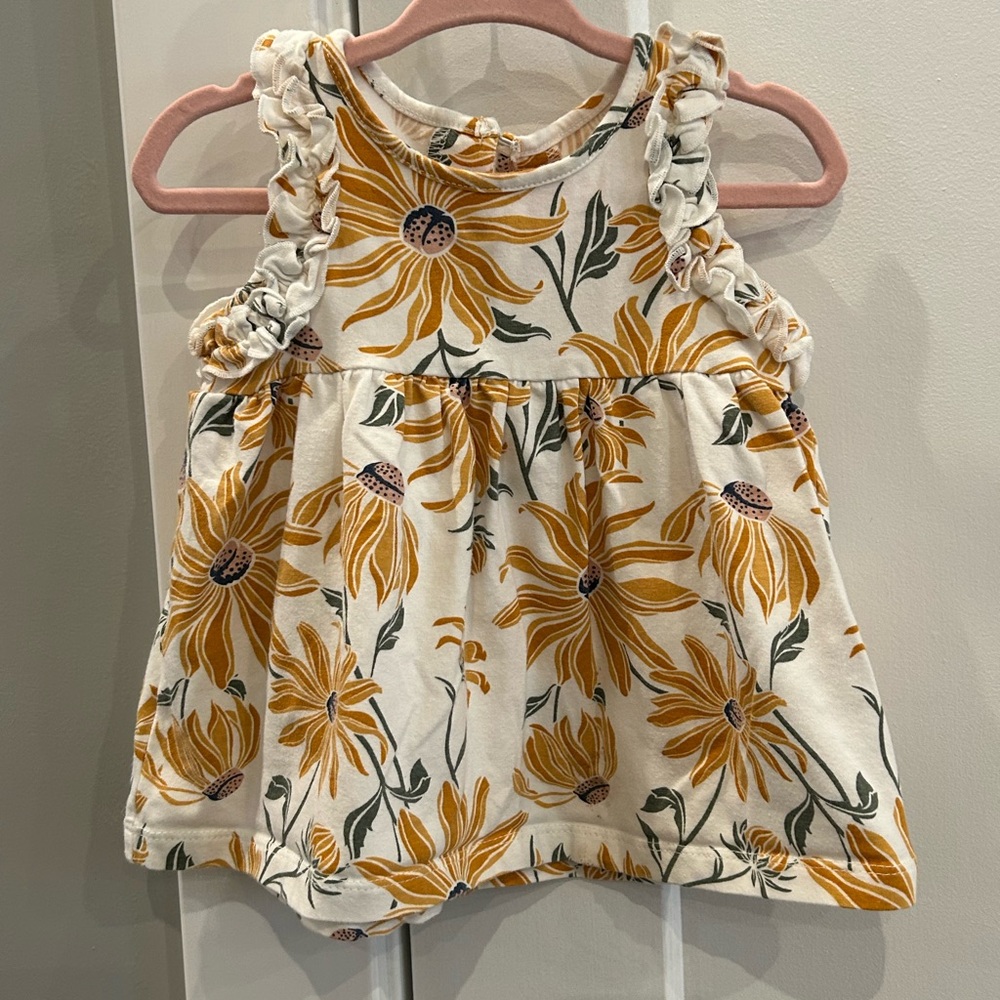 Isaac Mizrahi Cream and Gold Leaf Print Top